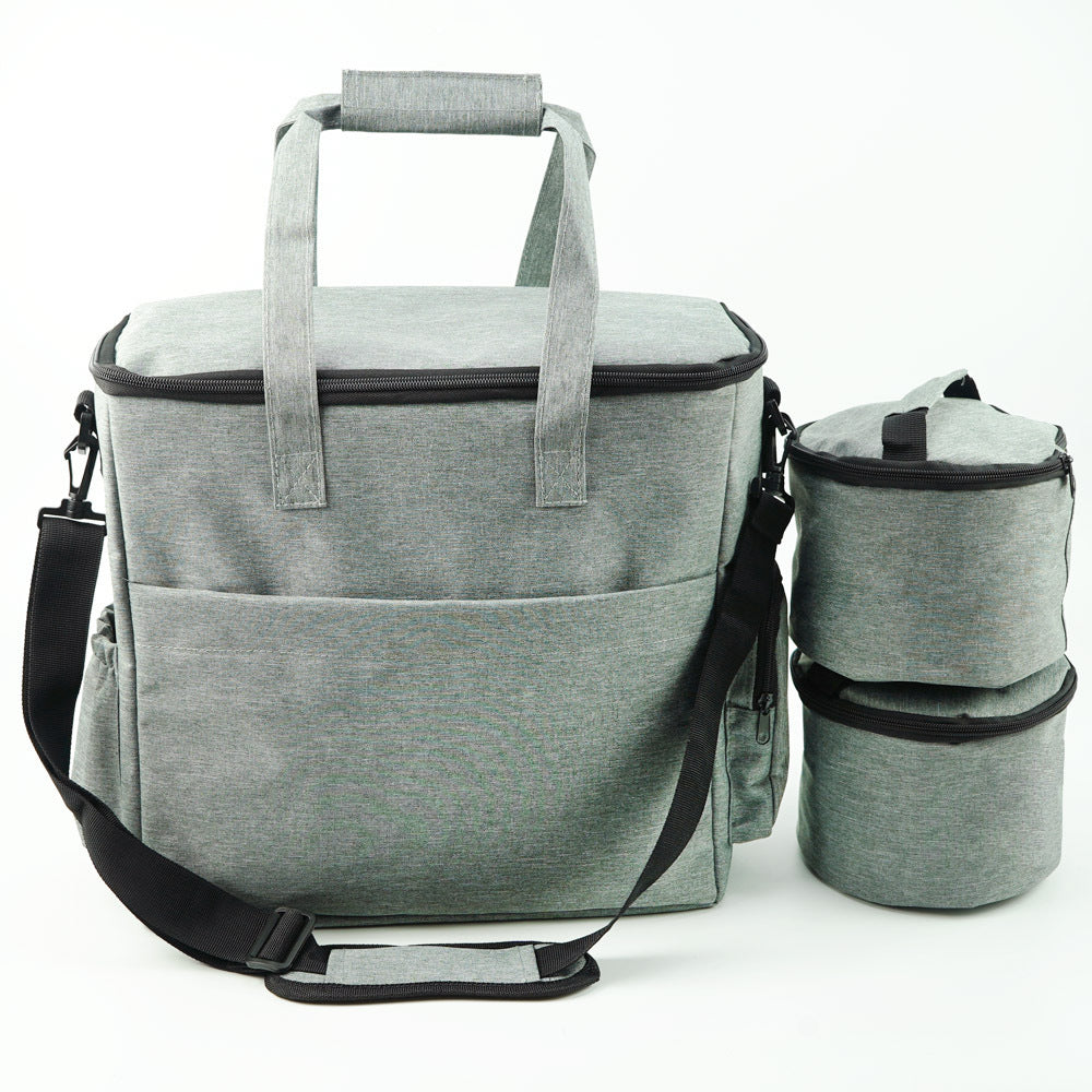 Our exclusive Pet Bag. With carefully designed details and high-quality materials 40 x 17 x 36.5 cm