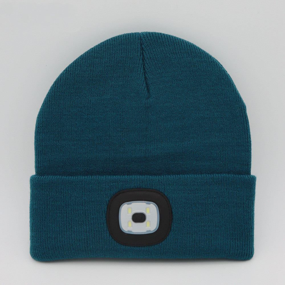 Knitted Wool Beanie with Built-in LED Light – For Warmth and Safety in the Dark!