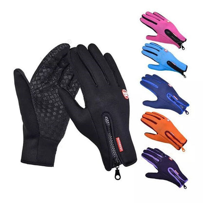 Our waterproof winter gloves are more than just protection against the cold - they are a statement of style and comfort. With a unique design and made from high quality Polarfleece material, these gloves are the perfect addition to your winter wardrobe. 