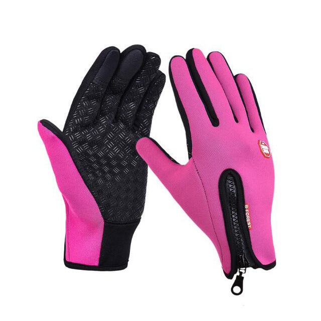 Our waterproof winter gloves are more than just protection against the cold - they are a statement of style and comfort. With a unique design and made from high quality Polarfleece material, these gloves are the perfect addition to your winter wardrobe. 