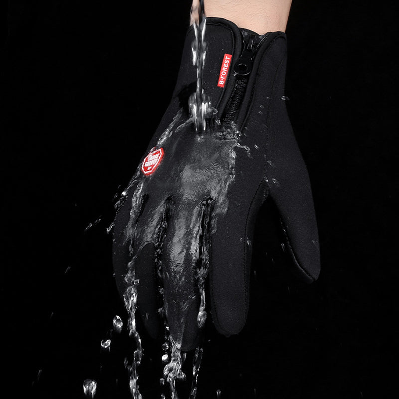 Our waterproof winter gloves are more than just protection against the cold - they are a statement of style and comfort. With a unique design and made from high quality Polarfleece material, these gloves are the perfect addition to your winter wardrobe. 