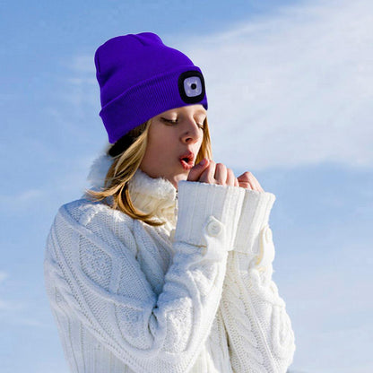 Knitted Wool Beanie with Built-in LED Light – For Warmth and Safety in the Dark!